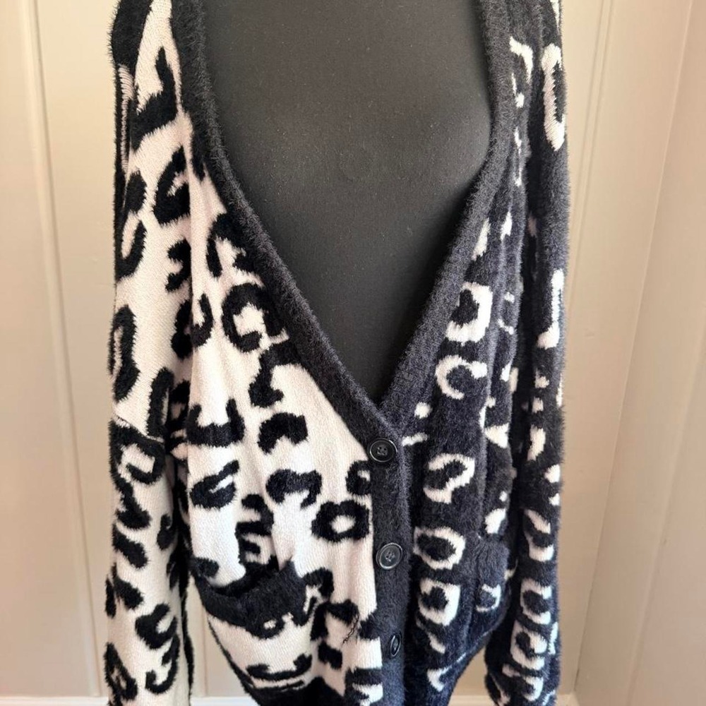 Cato black and white leopard print cardigan XL